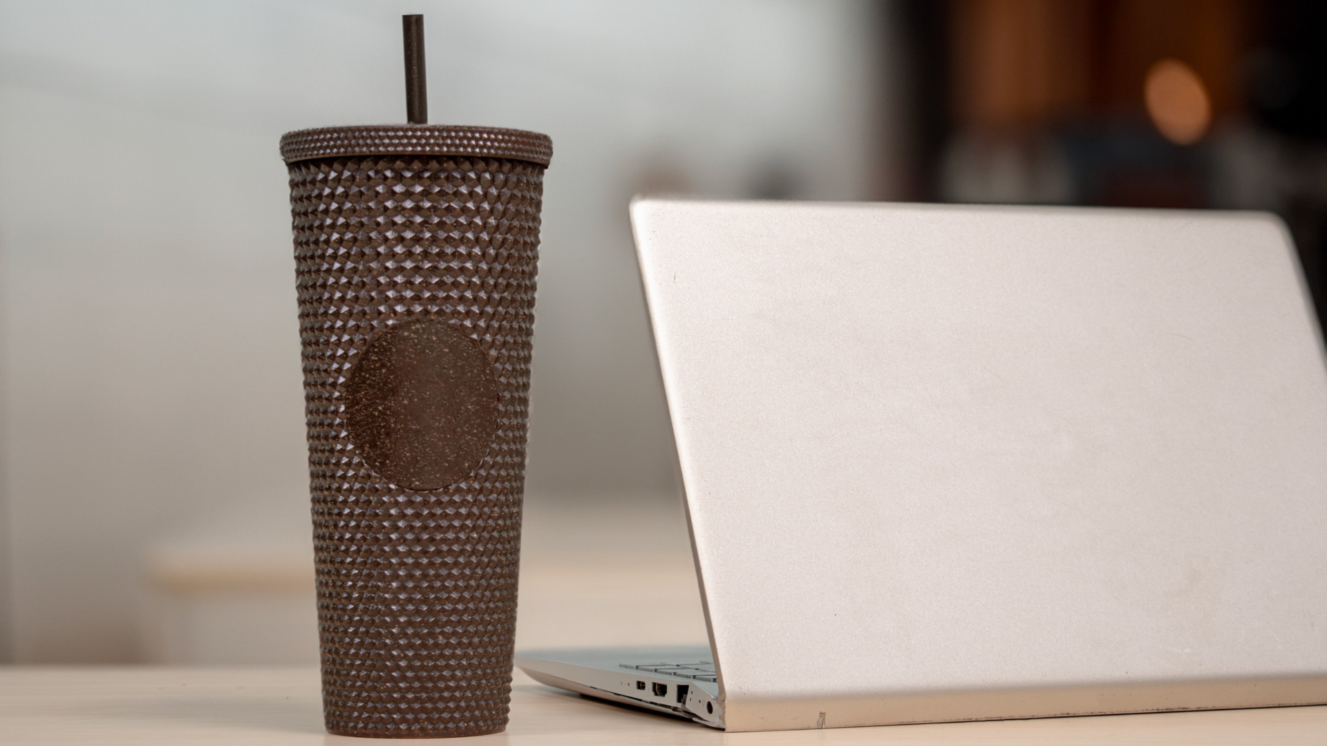Ly Tumbler với thiết kế sang trọng